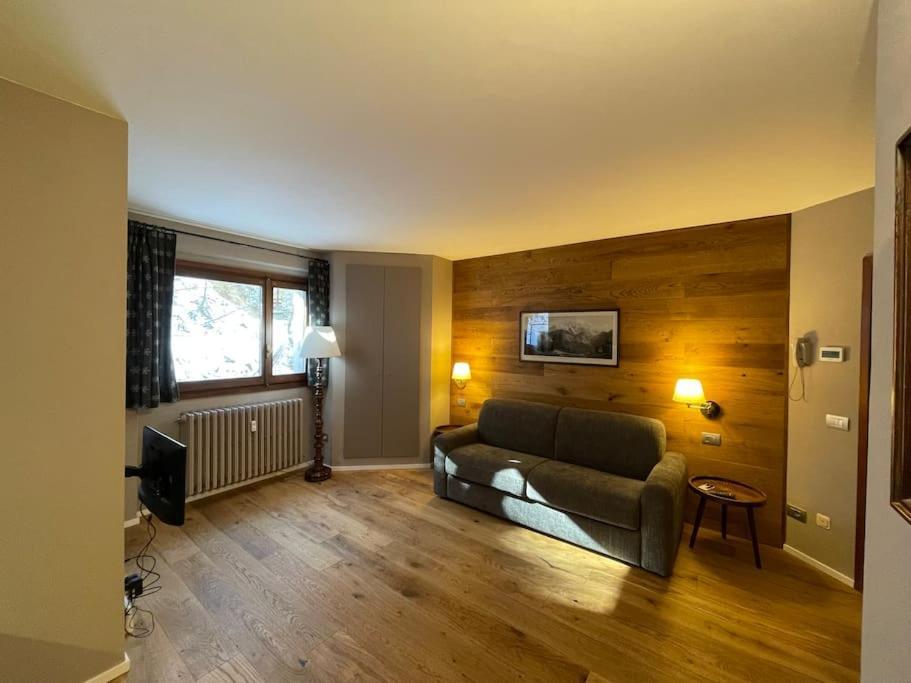 Raffinato Ed Accogliente Monolocale Di Montagna Apartment เบรยล์-แชร์วิเนีย ภายนอก รูปภาพ